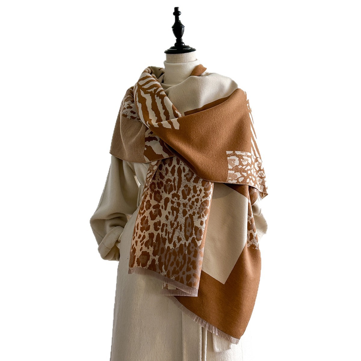 Otoño y invierno estampado de leopardo moda salvaje bufandas cálidas personalidad única dulce viento fresco damas imitación de cachemir aire acondicionado buñuelo