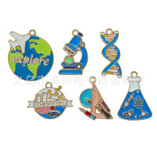 高校DNA基因化学显微镜吊坠diy饰品配件保色电镀耳环钥匙扣挂件配