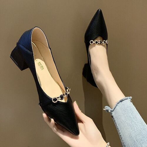 French-style side air fairy shoes for summer 2025, retro pointed toe with thick sole, designed for petite women