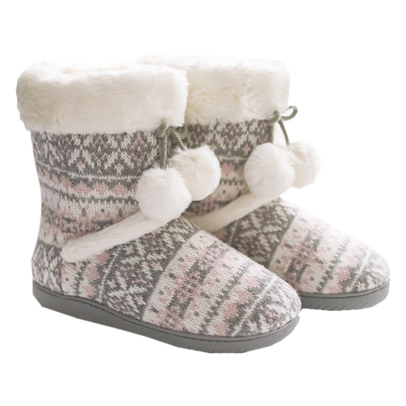 Nuevas zapatillas de algodón para el hogar de invierno engrosadas botas cálidas de fondo suave antideslizante impermeable resistente al desgaste estilo nórdico zapatillas de lana para mujer
