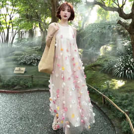 无袖挂脖连衣裙女春季新款蕾英俊仙气立体花朵晨袍海边绝美长裙