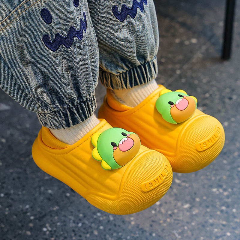 Zapatillas de algodón de invierno para niños y niñas calientes con cubierta de algodón impermeable de vello lindo bolso de bebé zapatos de algodón