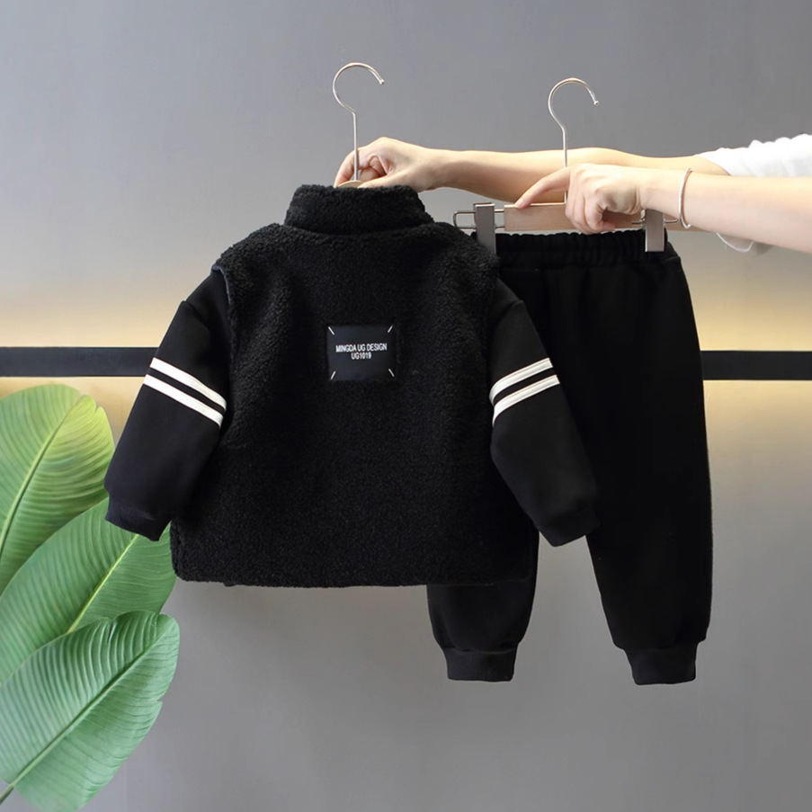 6552 Traje de invierno para niños 2025 nuevo estilo fresco y guapo chaqueta de chaleco grueso para niños de tres piezas invierno para niños