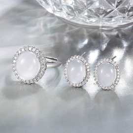 耳钉;项链;手链