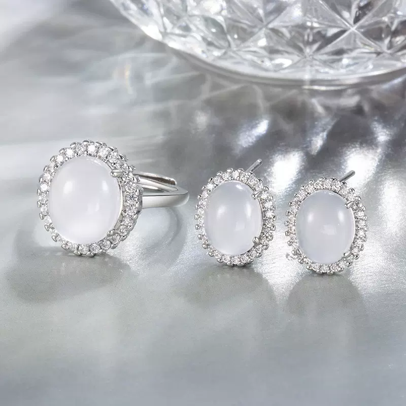 冰透白玉髓椭圆形满钻戒指耳钉套装开口可调节少女轻奢高级感耳饰