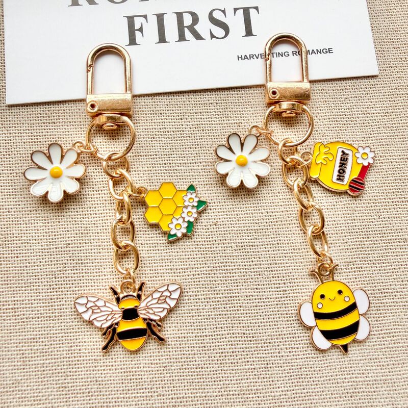 Little Bee Daisy Keychain Alloy Oil-Drip Honey Jar Pendant Ins Style Girly Backpack Decoration Wholesale