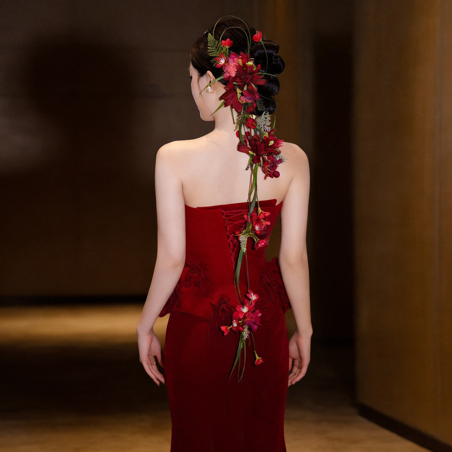 New Chinese-style artificial flower hairpin, bridal headpiece, red robe, engagement dress styling hair accessory, women's engagement floral accessory