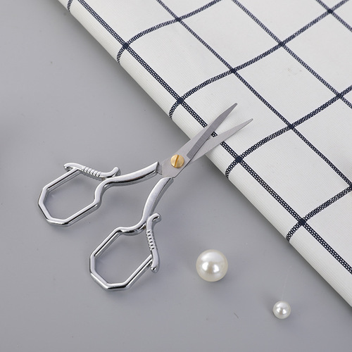 Colorful plum blossom tailoring and sewing scissors, all-steel household small scissors, retro zinc alloy paper scissors, window grilles, woolen thread embroidery scissors