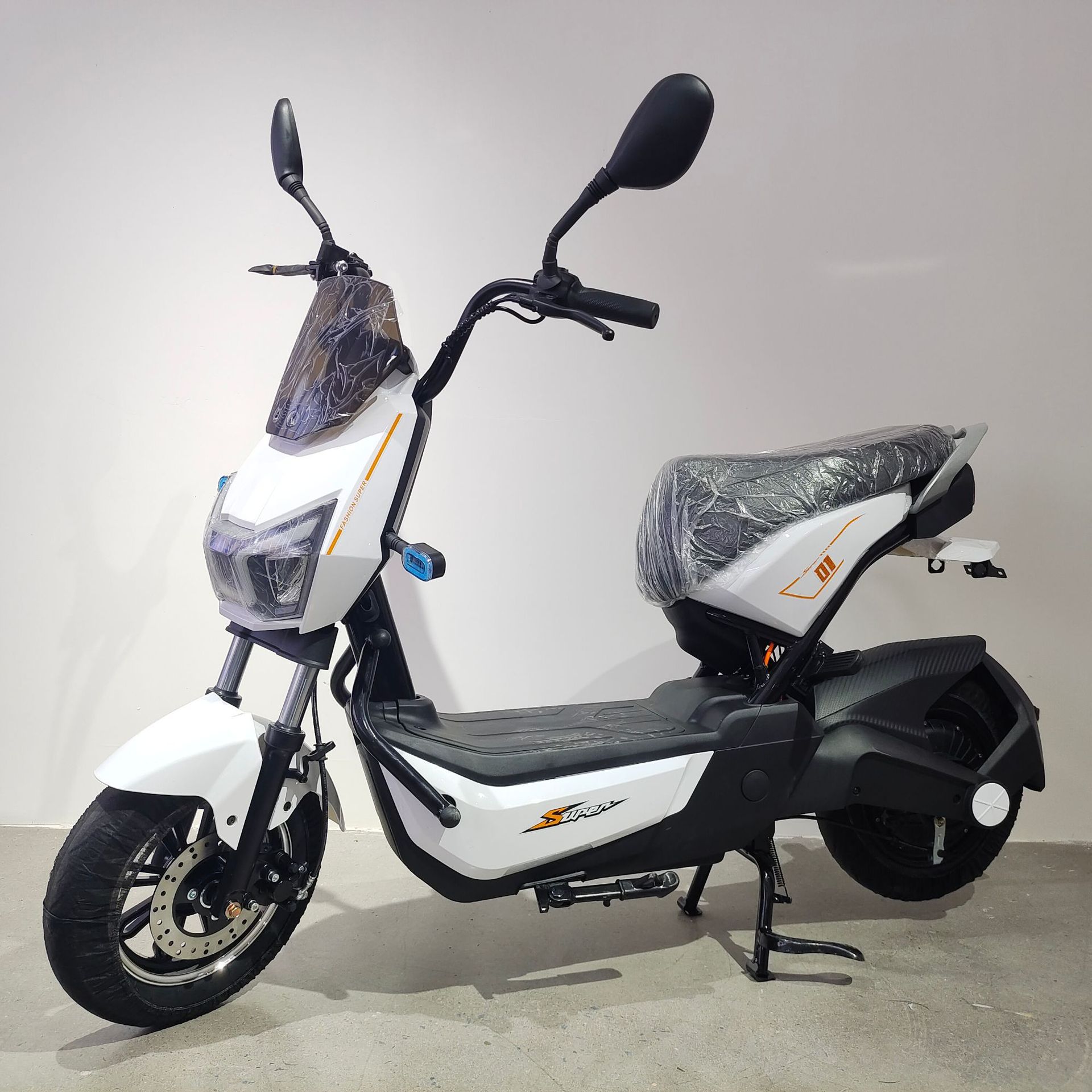 Mayorista nuevo pedaleo adulto motocicleta de batería motocicleta eléctrica de alta velocidad larga duración litio motocicleta eléctrica de dos ruedas