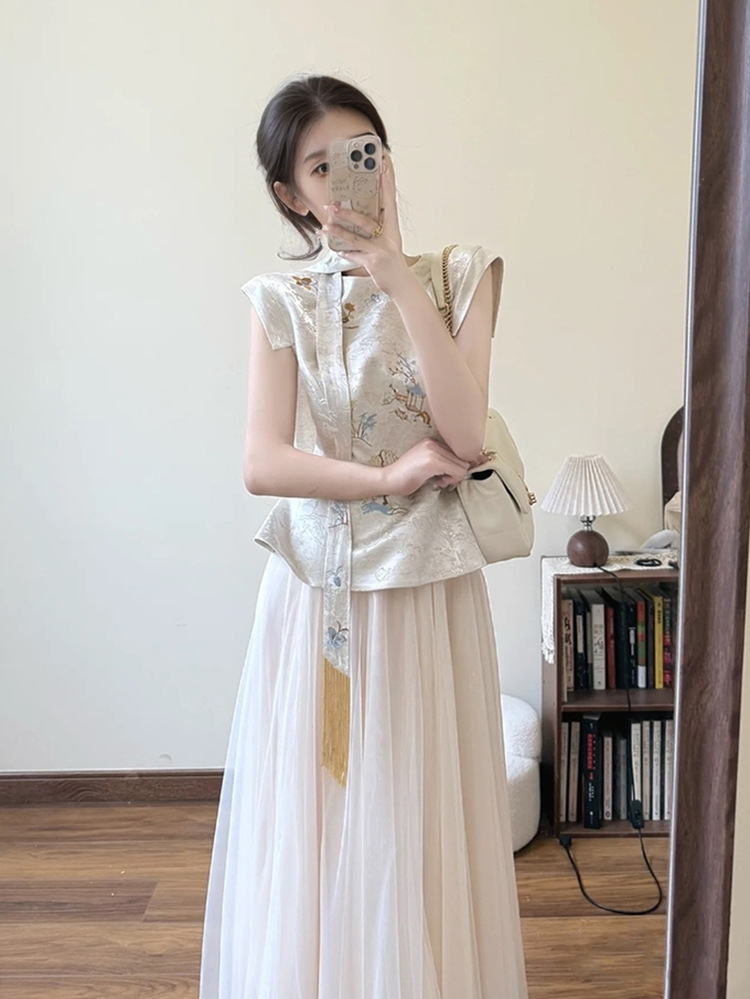 Bộ áo và váy phồng thêu sang trọng phong cách Trung Quốc mới, eo cao, tôn dáng — Áo, Váy nửa