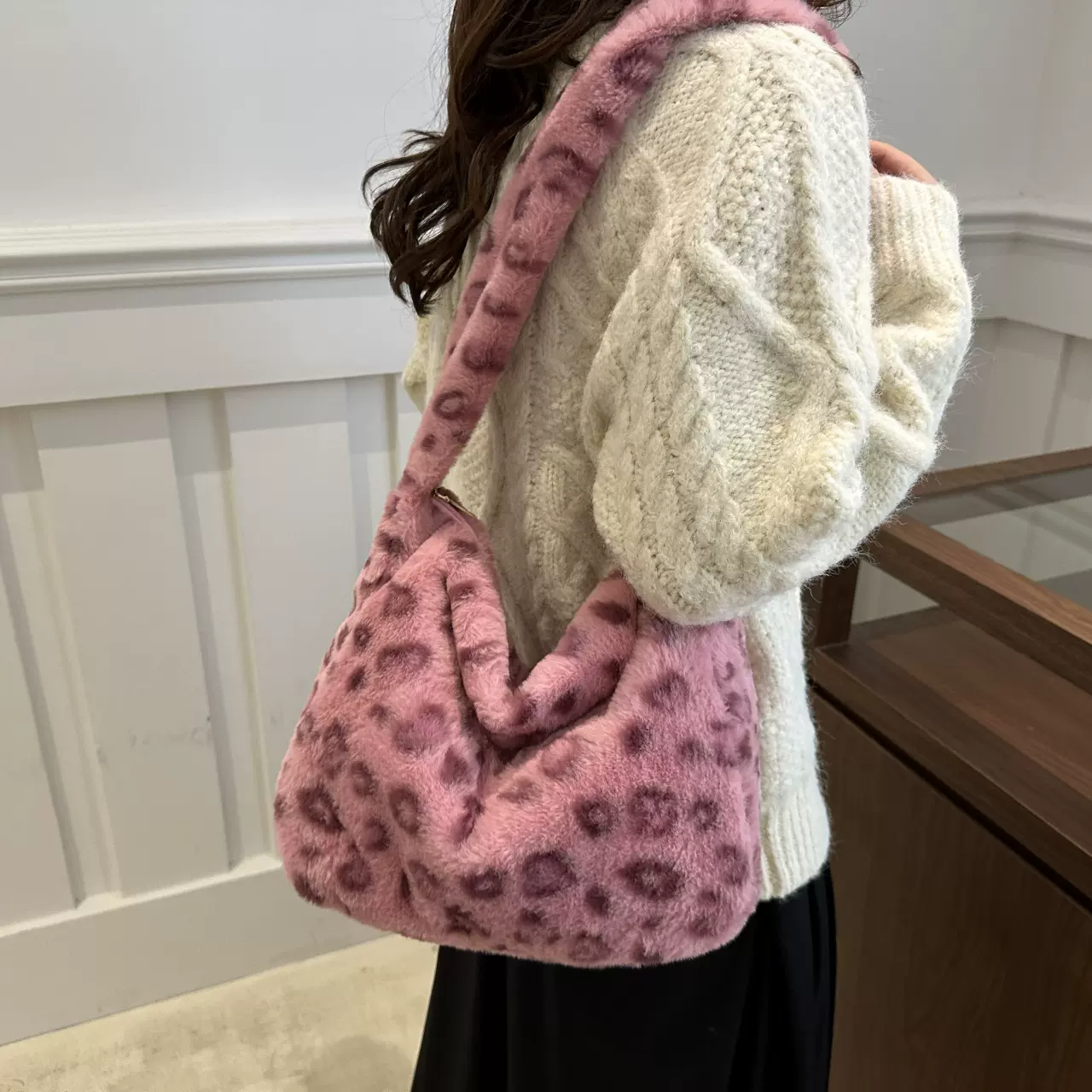 2024秋冬新款韩版高级毛毛包女包时尚毛绒包气质少女单肩包腋下包