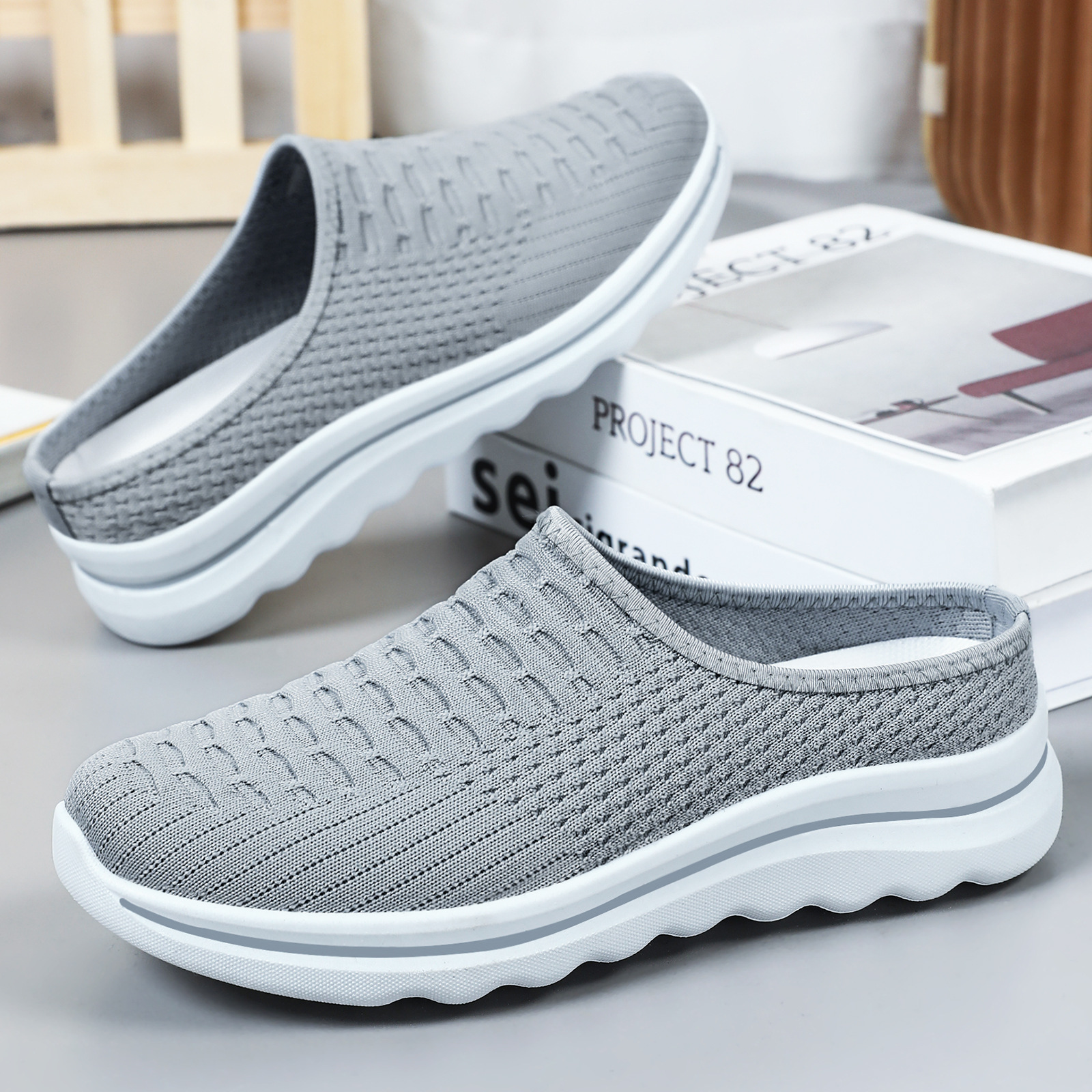 Ayollar uchun yozgi yangi uslubdagi slip-on slip-on sandallari, kiyiladigan, nafas oladigan, yopiq barmoqli, yumshoq taglikli, yengil kundalik poyabzallar ulgurji savdosi