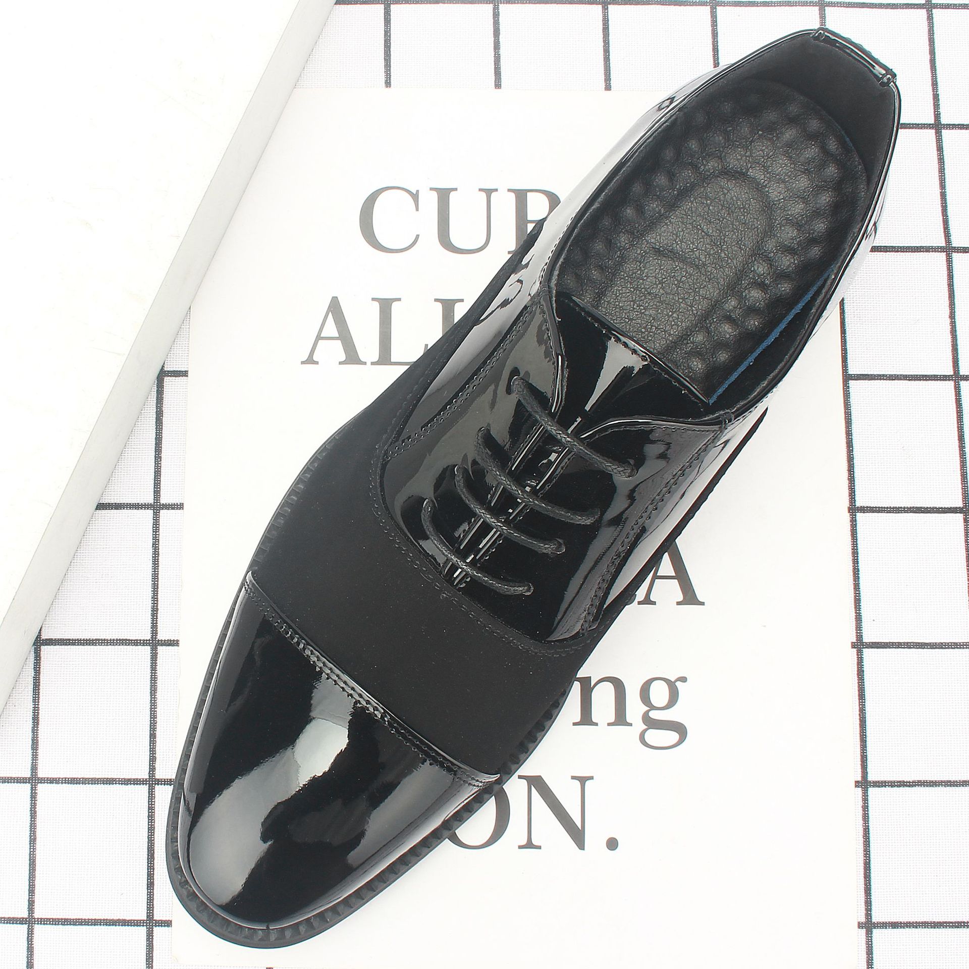 2022�ļ�ʱ�м�Լ͸���ٴ��ɫ��ͷƤЬ��ʿ��װ��������ƤЬ8751