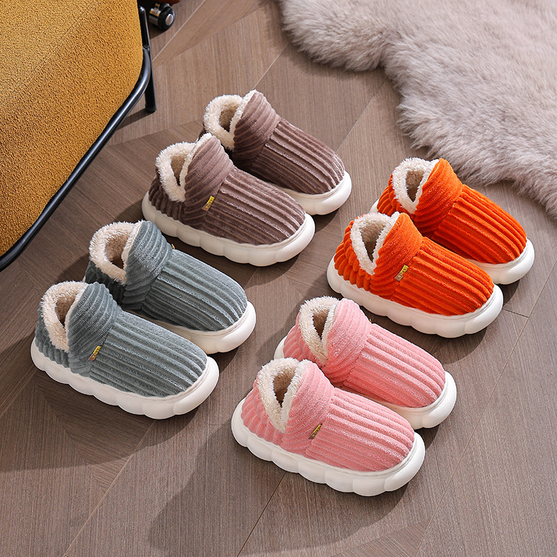 Zapatillas de algodón de invierno bolsas de hombre tacones de interior zapatos cálidos de terciopelo caseros zapatos de algodón de invierno