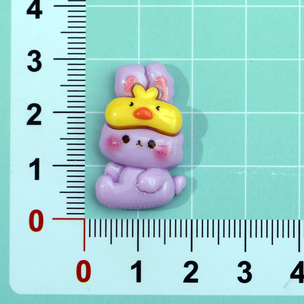 Sombreros de Navidad de dibujos animados accesorios de resina de conejo diy lindos toques de cabeza de conejo de strawberry, llaveros de caso de teléfono móvil y otros materiales