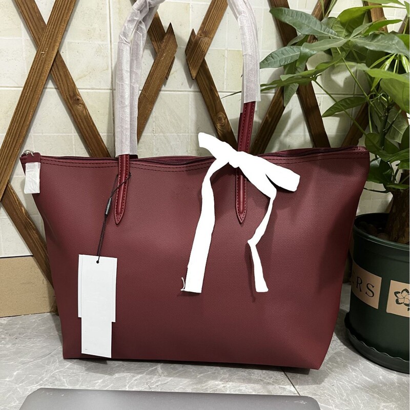 French New Evil Fish Fashion Women's Outdoor Large-Capacity Lightweight Simple Foreign Trade Commuting Large Bag Cross-Border Tote Bag French New Evil Fish Fashion Women's Outdoor Large-Capacity Lightweight Simple Foreign Trade Commuting Large Bag Cross-Border Tote Bag