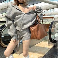 カジュアルスーツグレーフード付きトレーナージャケット女性の春と秋2025ハイウエストストレートパンツショート2点セット