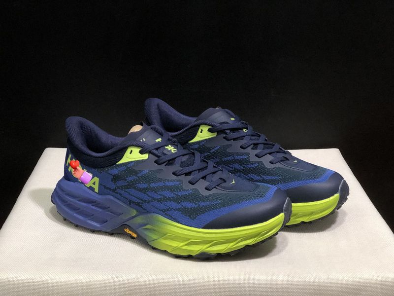 クロスボーダー HOKA Speedgoat 5 アンテロープ メンズ レディース 耐摩耗性スポーツシューズ 衝撃吸収 アウトドア ランニングシューズ|undefined