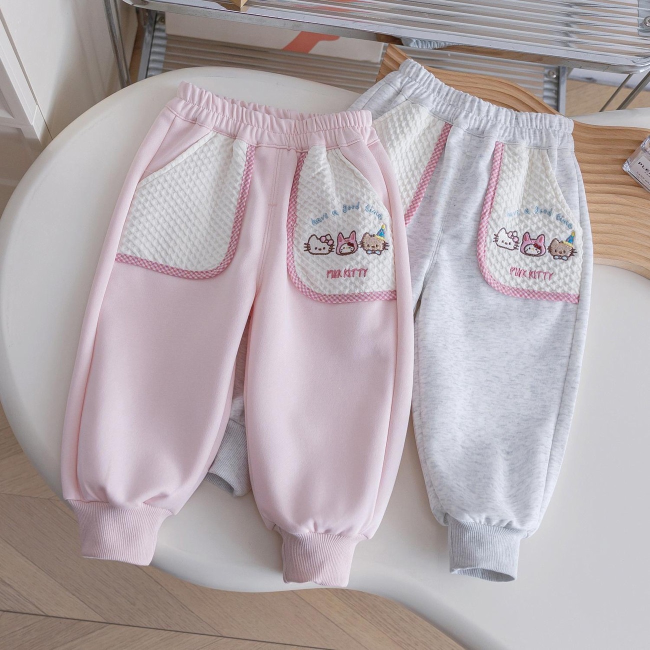 Girls' pants for autumn and winter, new autumn styles for baby girls, fleece-lined and thickened athletic pants for young children