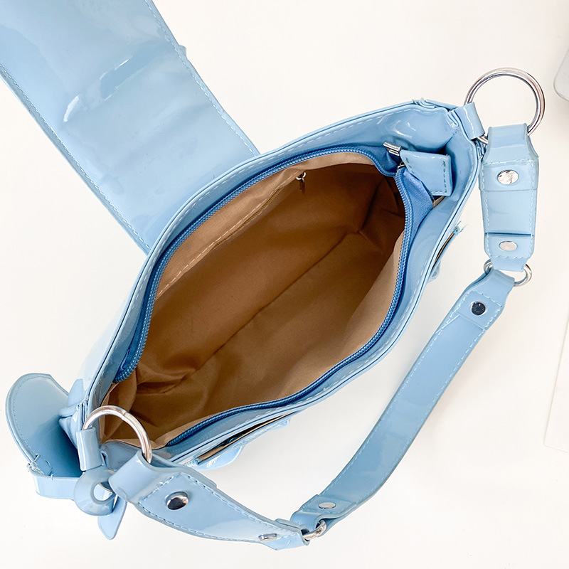 Title 18, Borsa a spalla in pelle verniciata da donna, co...