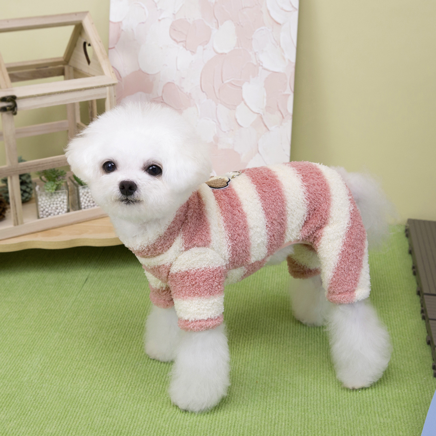 Ropa de mascotas, ropa de perro pequeño, ropa de gato, nueva fábrica de otoño y invierno al por mayor, 25 rayas de cuatro piernas de terciopelo