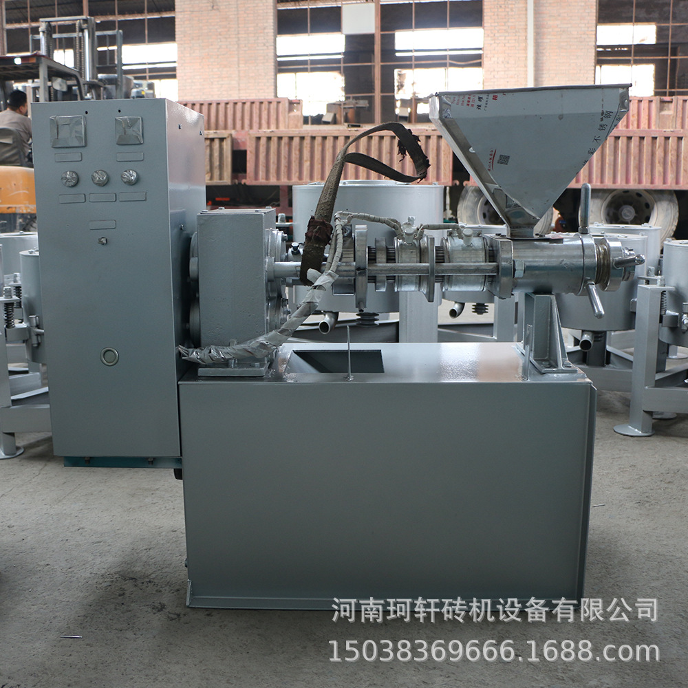 Puede exprimir una variedad de cultivos oleaginosos, prensa de aceite en espiral, maní, sésamo y otros equipos de producción de aceite, muchos modelos, excelentes precios