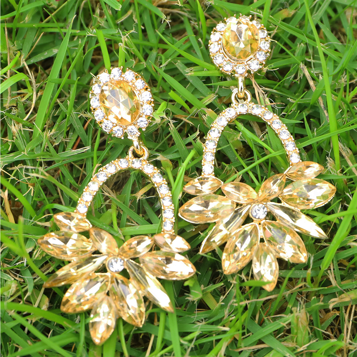 Women's Retro Bohemian Geometric Flowers Alloy Earrings Diamond Artificial Rhinestones Drop Earrings display picture 4