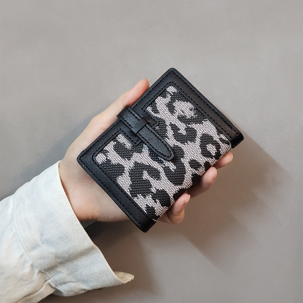 레오파드 무늬 [검정]