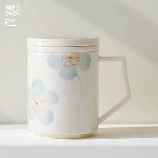 墨己白瓷手绘蓝影海棠办公杯家用带盖内胆茶水分离马克杯泡茶杯