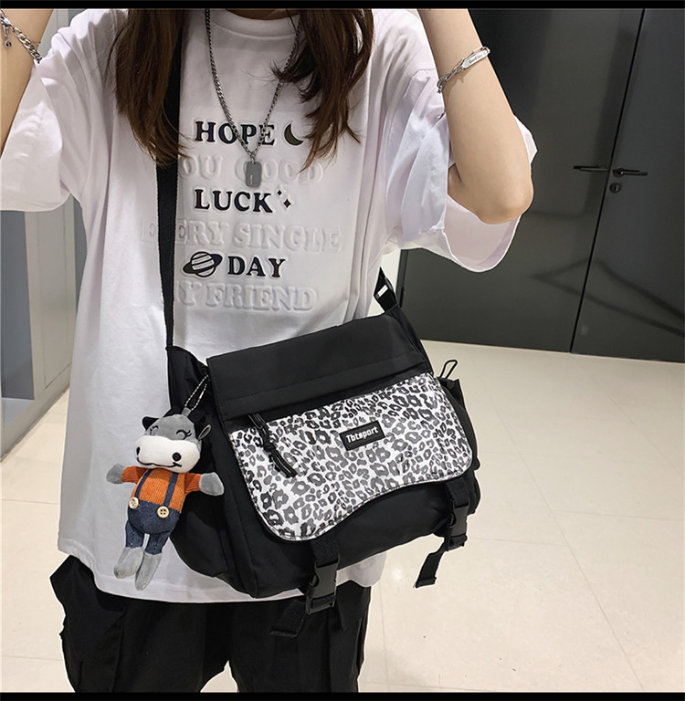 Wholesale Fashion Large Capacity Cow Pattern Shoulder Canvas Bag Nihaojewelry display picture 3