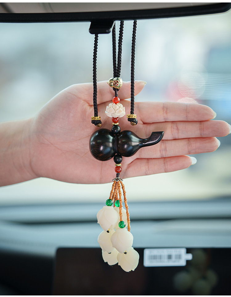 Car pendant car interior sandalwood gourd pendant Bodhi Lotus rearview mirror pendant creative carving car jewelry Bodhi