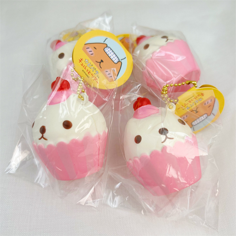 水獭君纸杯蛋糕慢回弹squishy解压软软捏捏PU仿真挂件玩具尾货