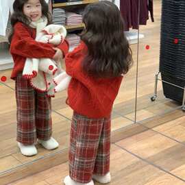 韩版2024冬季新款女童洋气新年拜年服红色套头毛衣加厚格子直筒裤