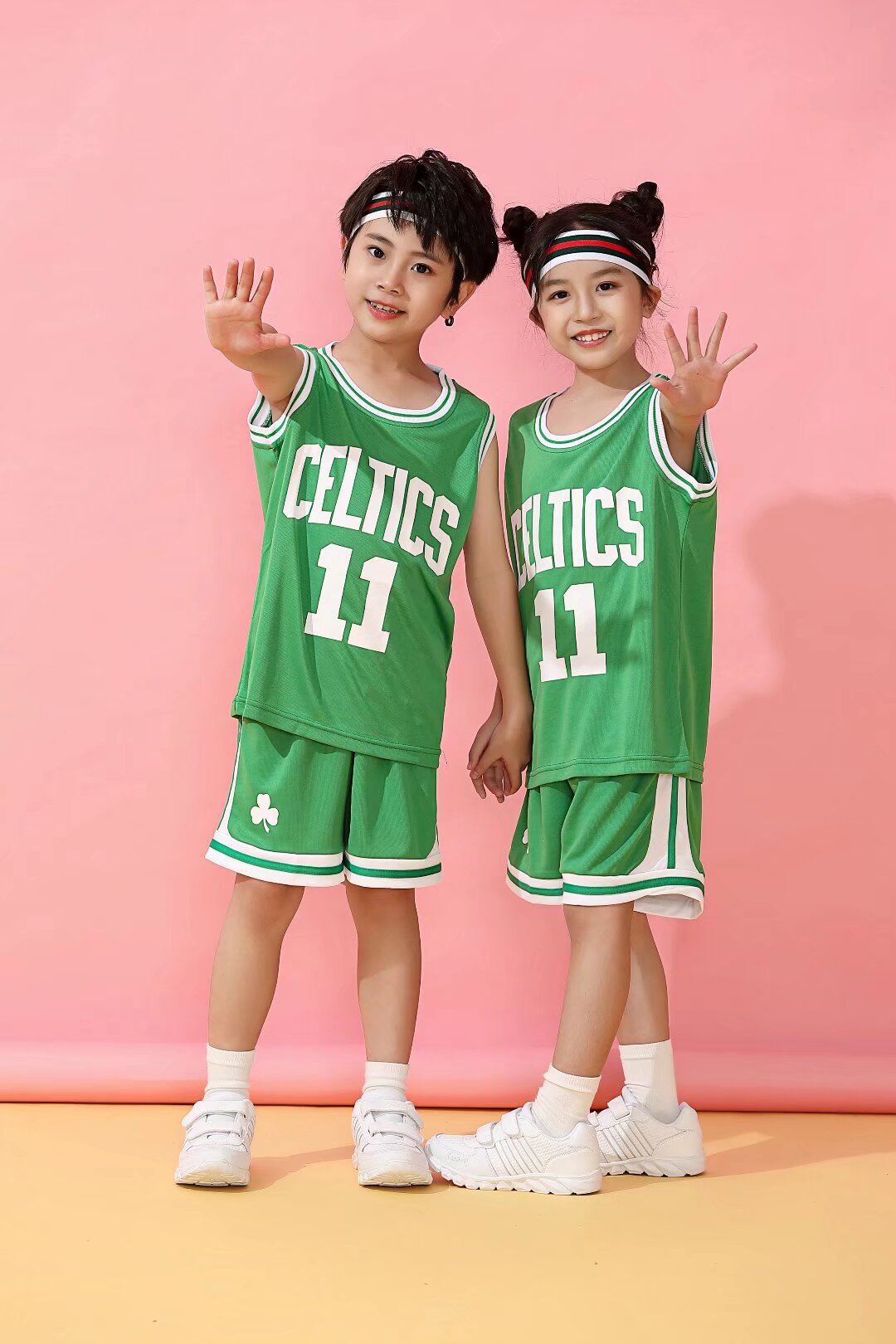 子供の倉庫のボールの服を卸売りします。