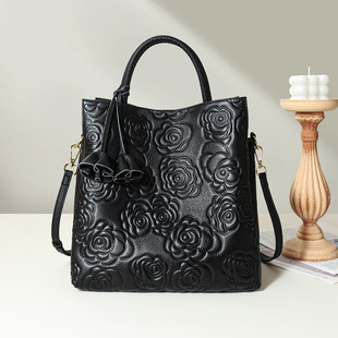 Genuine Leather Women's Bag Genuine Cowhide Bag 2025 New Camellia Handbag Fashion Large Bag Single Shoulder Crossbody Bag