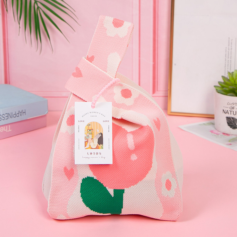 큰 분홍색 꽃 + 액세서리 없음