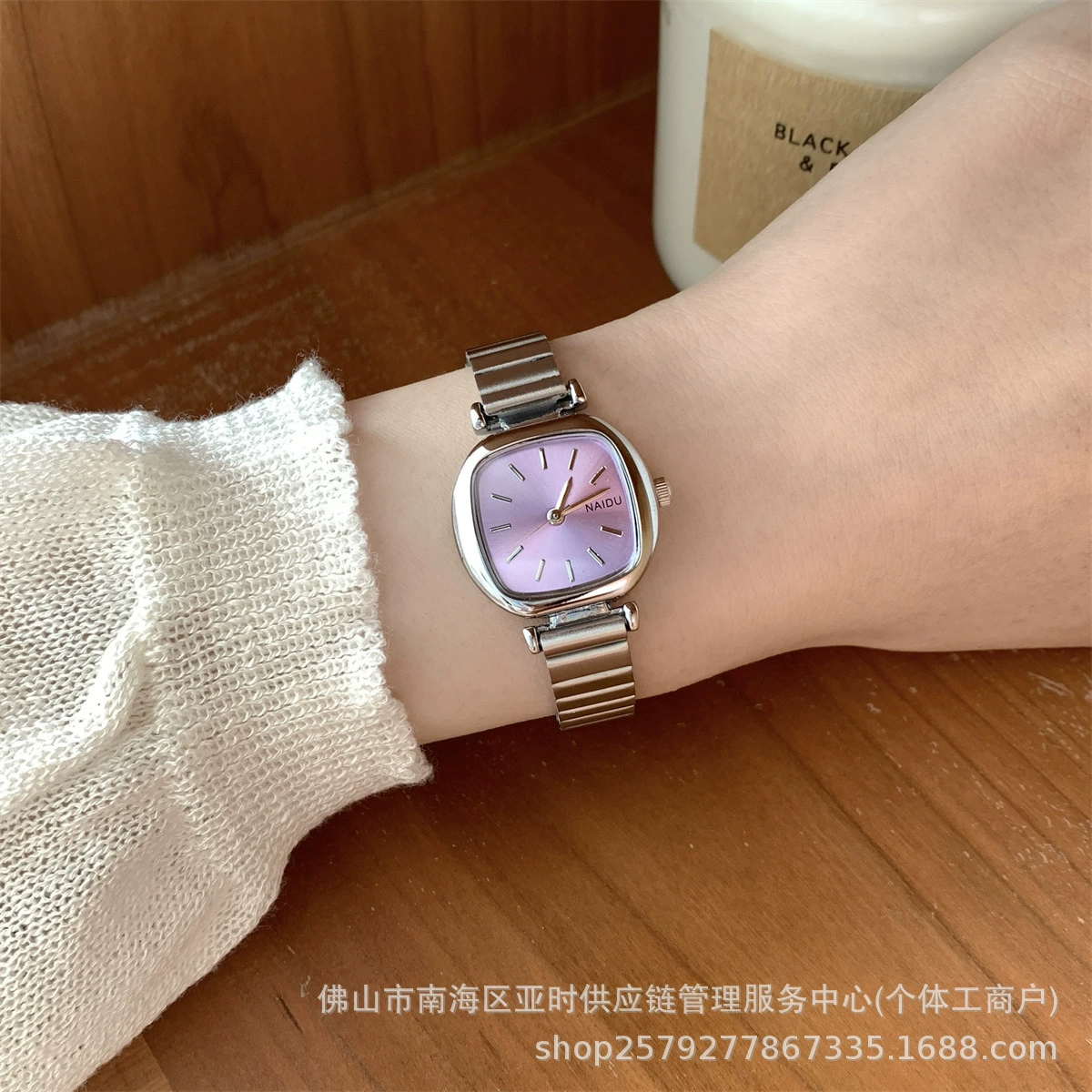 Quartz women's watch, simple elegant design, light-luxury style, multiple dial colors