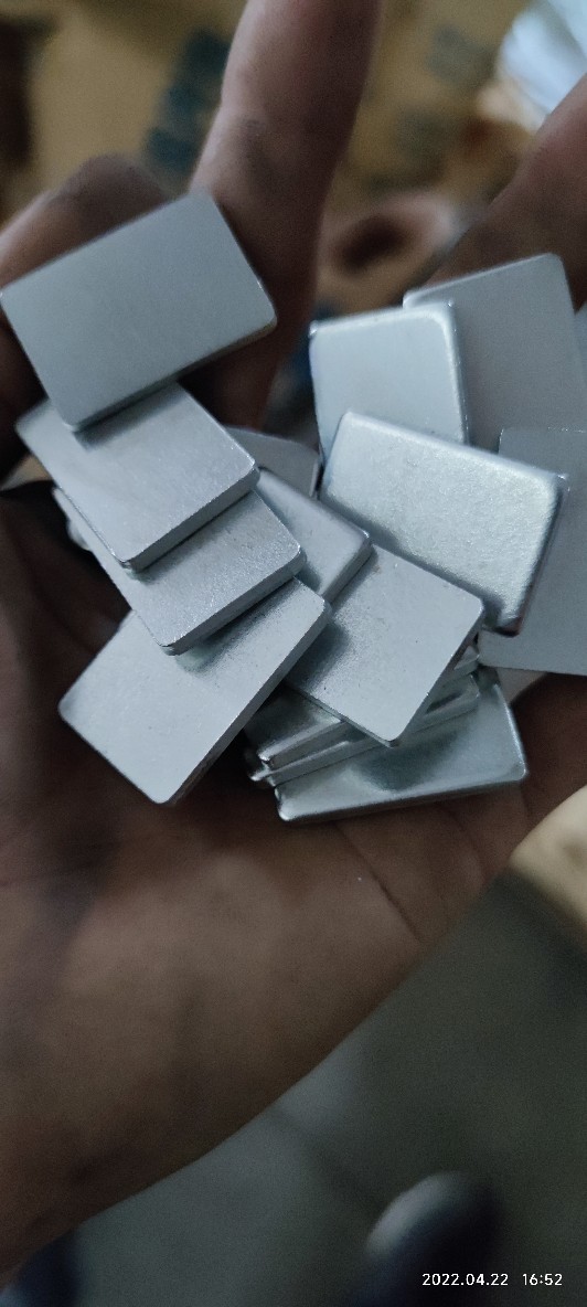 厂家直销 量大从优 充电器 加重铁 配重块