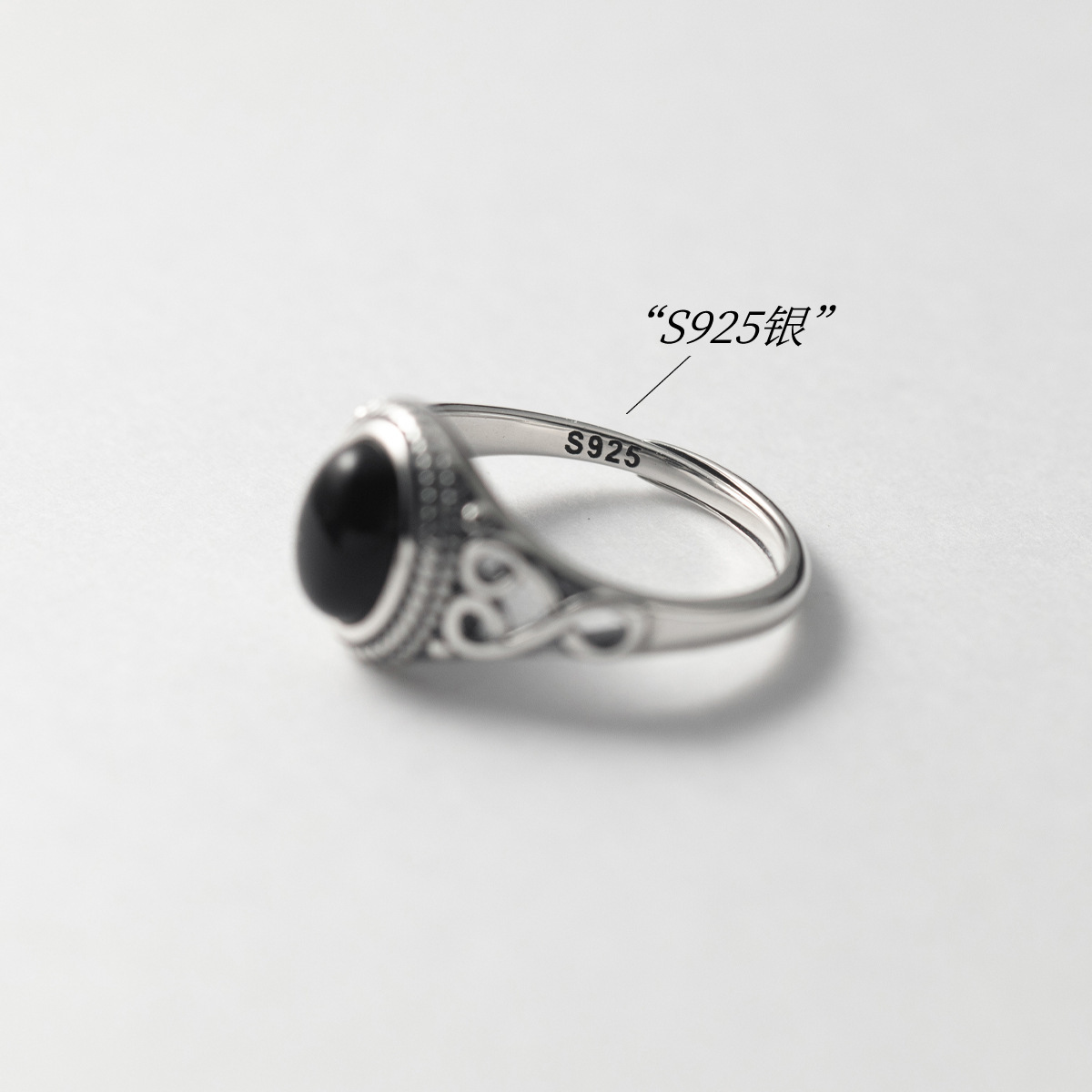 Vintage Style Oval Red And Black Agate Ring Adjustable Ethnic_voghion.com