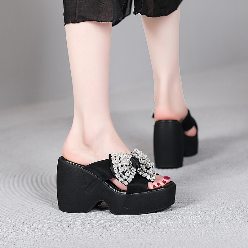 Sandal cao gót nữ đính đá hở mũi quai chéo nơ bướm đế dày — màu đen