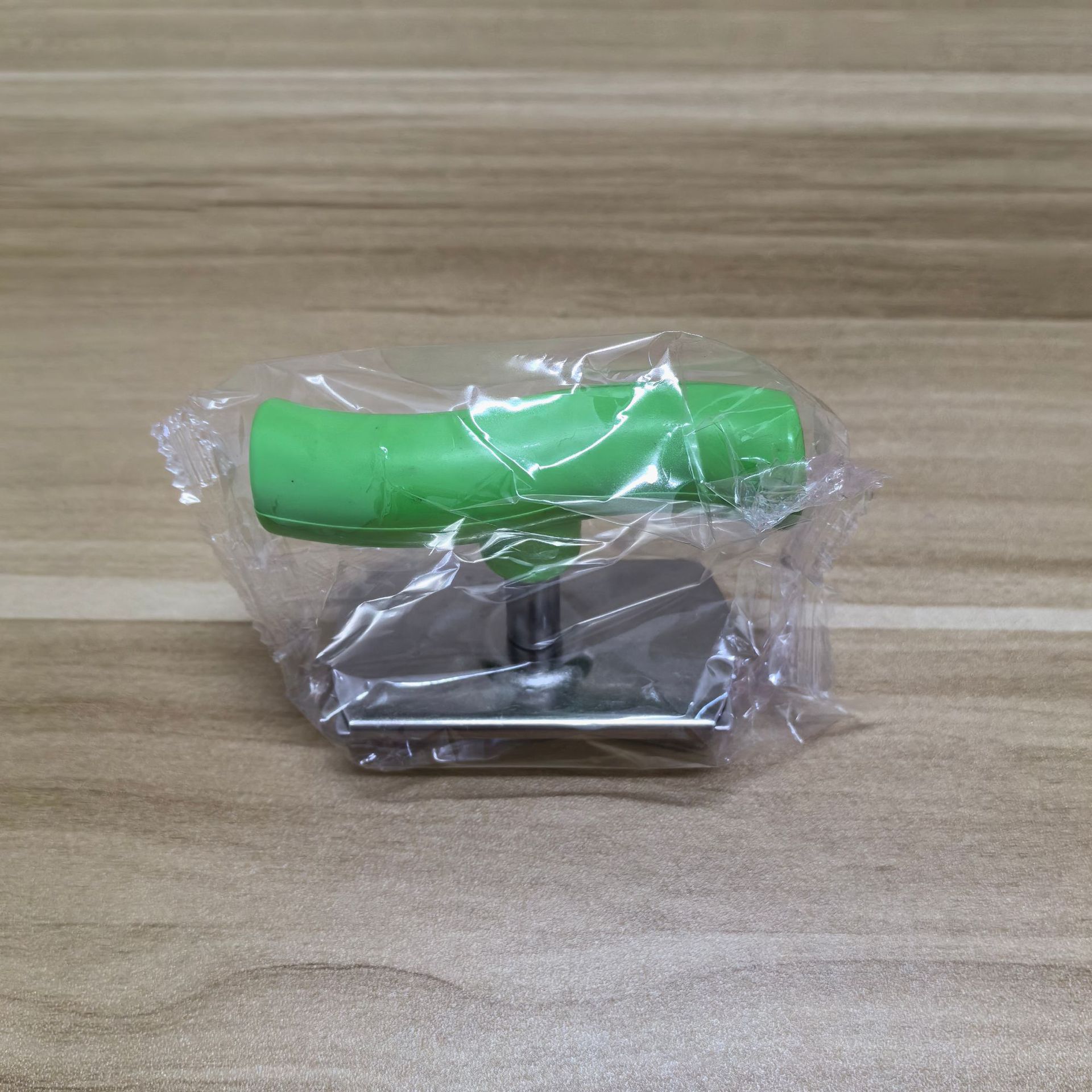 Rotary bottle opener [green bag]