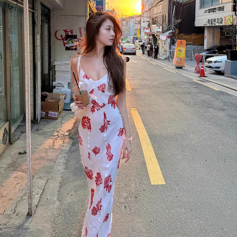 In Stock 1121 Summer 2026 V-Neck Realisa Silk White Rose Print Spaghetti Strap Long Dress Vacation Style