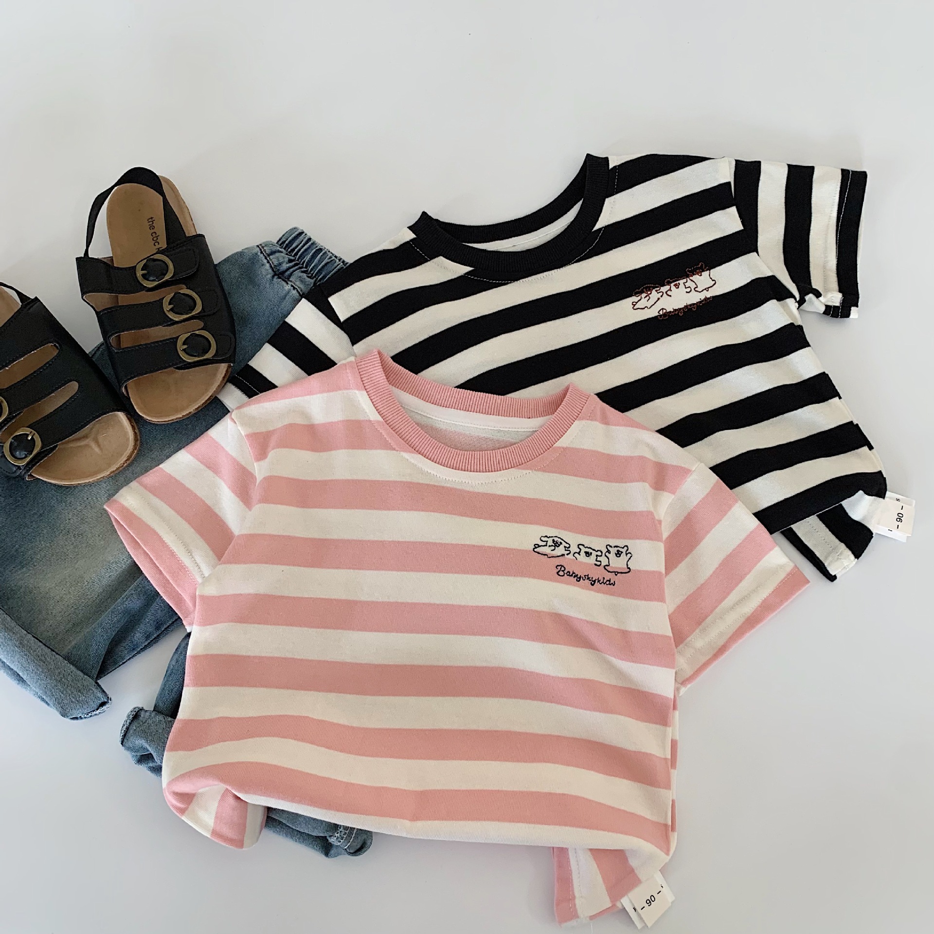 Mai Bao Niños verano camiseta de manga corta 2025 nuevo estilo coreano niñas y niños a rayas jersey ropa infantil al por mayor un