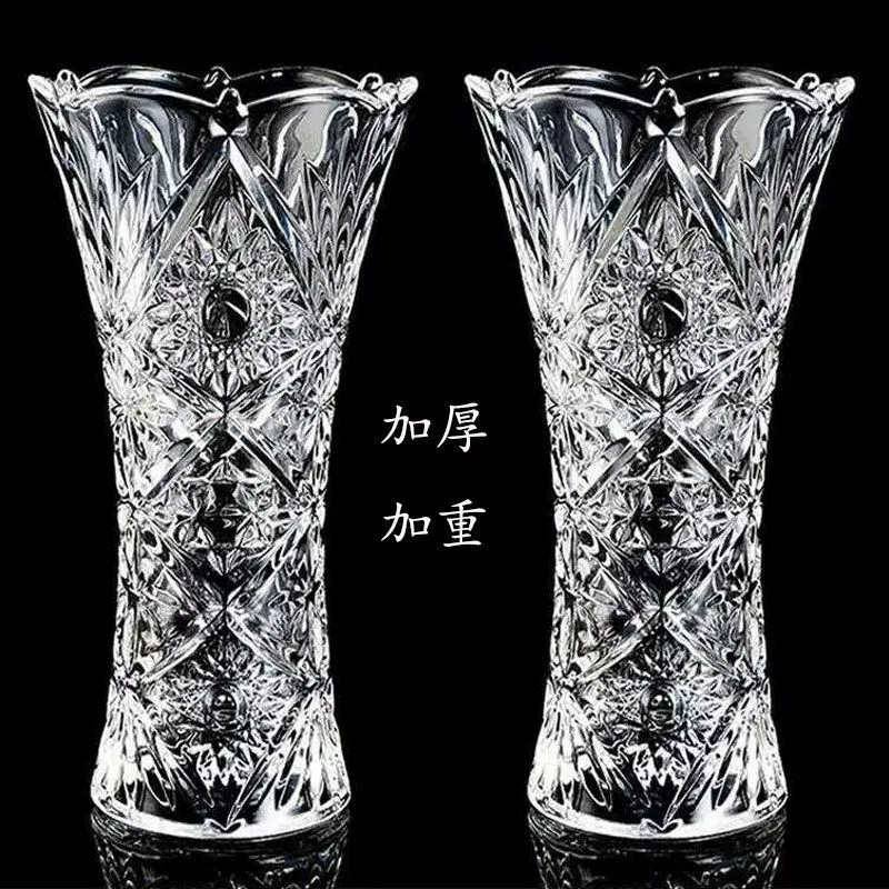 Большая стеклянная ваза с прозрачной водой, богатая бамбуковая лилия