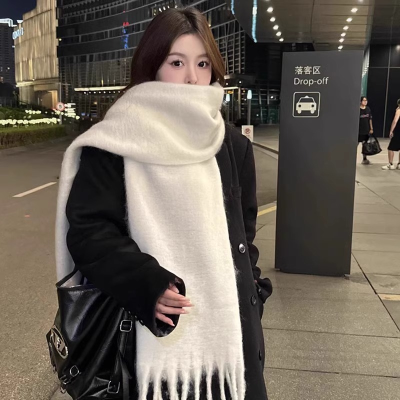 纯白色围巾女秋冬季韩系氛围感保暖加厚学生软糯马海毛围脖高级感|undefined