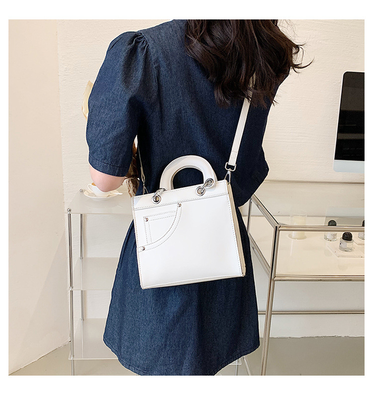 Women's Small Pu Leather Solid Color Fashion Square Zipper Crossbody Bag display picture 3