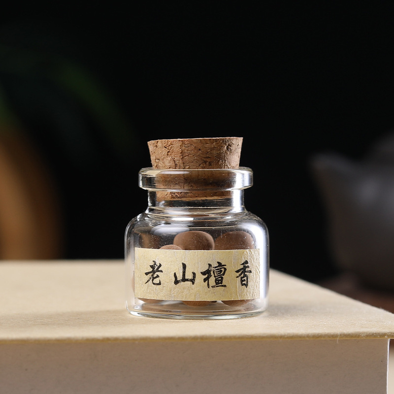 本物の香りを落とす手作りの香丸香薫車の沈香花の香りは香嚢香粒の瓶に入れることができます。|undefined
