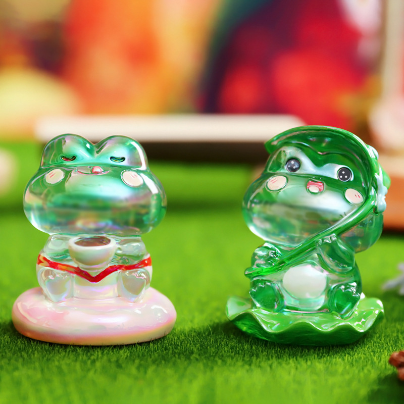 蛙有趣历险记盲盒树脂摆件批发可爱蛙蛙桌面车载摆件儿童节礼物-阿里巴巴