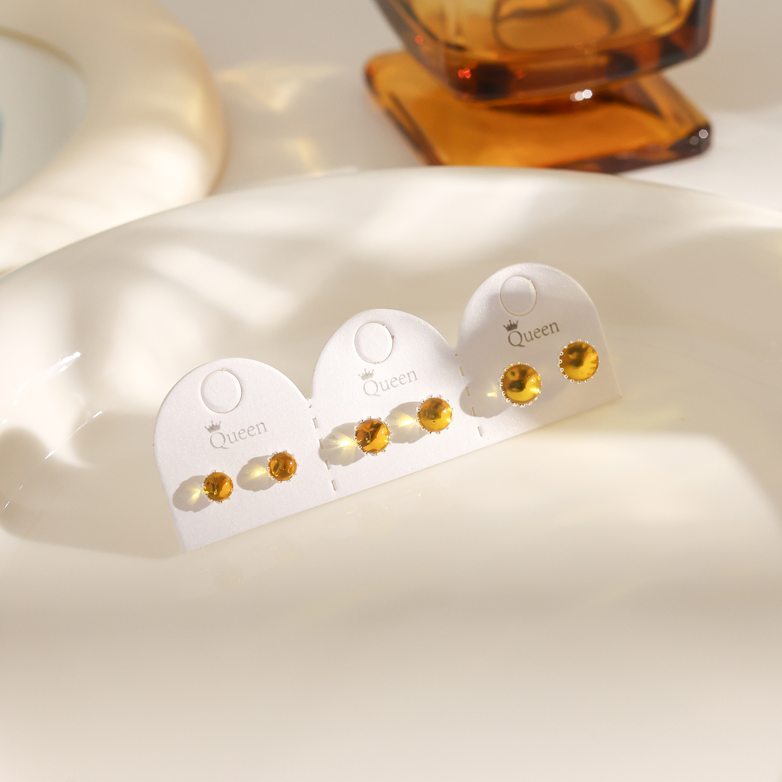 Juego de pendientes de aguja plateados, sencillos y compactos para mujer, pendientes geométricos en forma de corazón, bonitos, dulces y versátiles, venta al por mayor para puestos de mercado