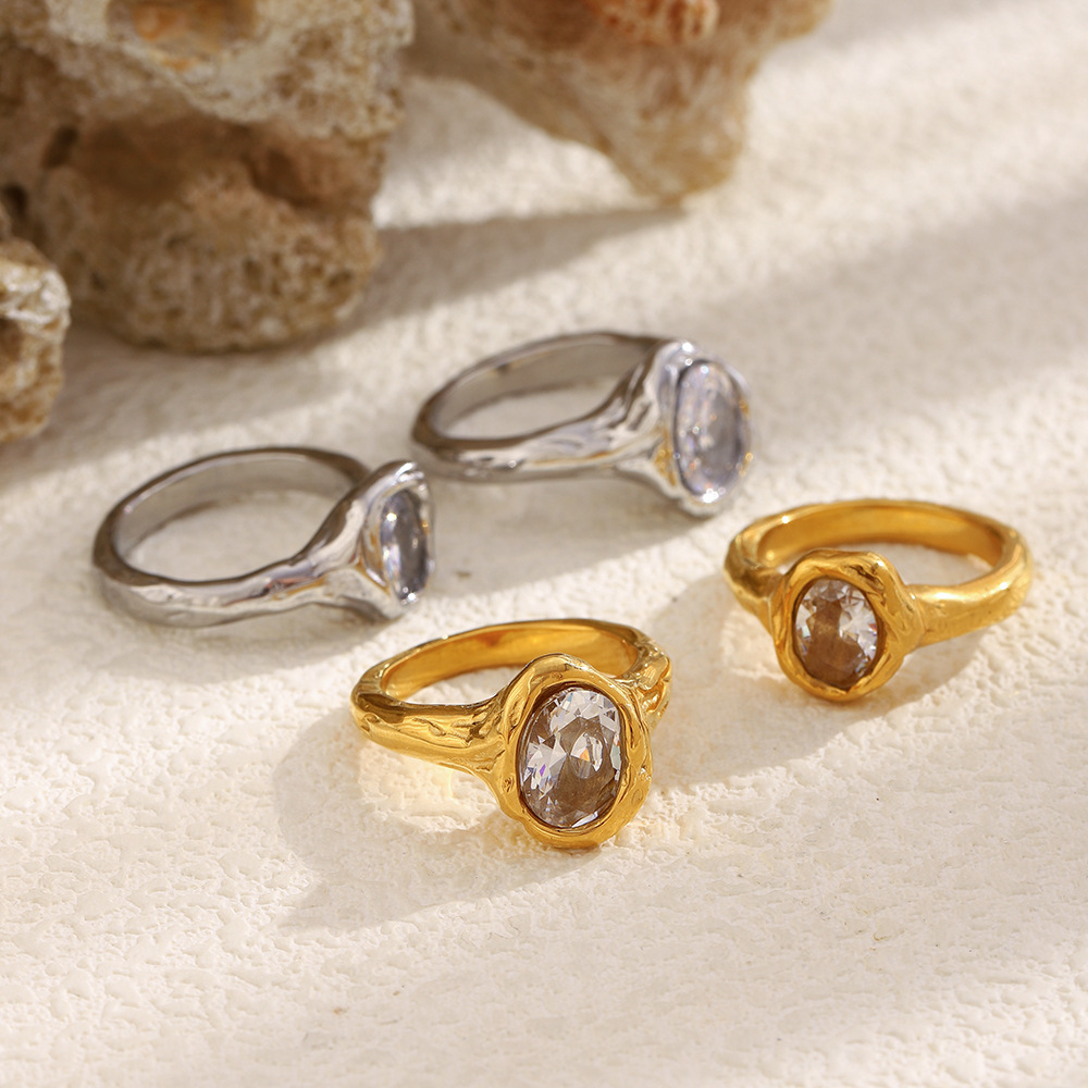 Goudkleurige rvs designer ring in vintage stijl voor dames_voghion.com
